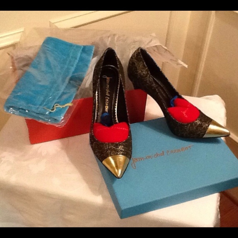 Heels - Picture 3 of 4